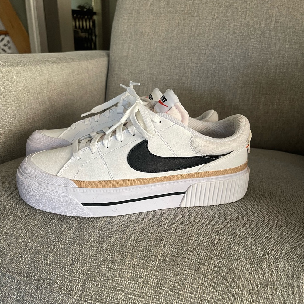 Nike Legacy Court Lift